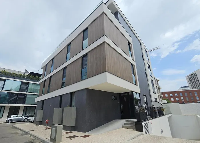 A Proa Do Moliceiro Square 15 Aveiro